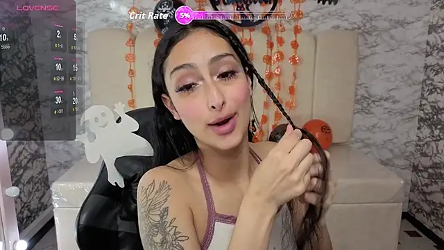 Tifany v online show from 10.31.25