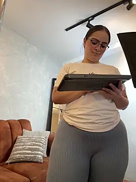 Tayler Kim online show from 02.20.26