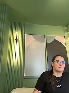 Tayler Kim online show from 03.12.26