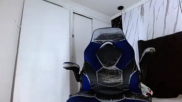 aston xvera online show from 10.15.25