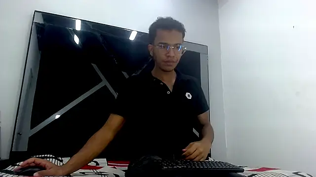 aston xvera online show from 11.28.25