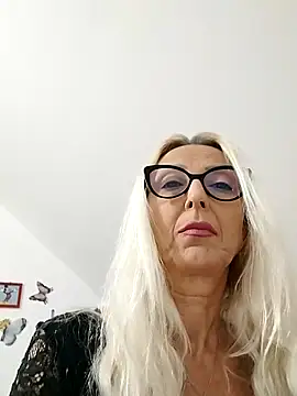 Snapshot of _sexyBLONDE46_ chatting on 10.04.25 sexyBLONDE46 online show from 10.04.25