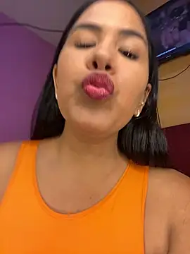 Snapshot of Roxxybigboobs chatting on 09.16.25 Roxxybigboobs online show from 09.16.25
