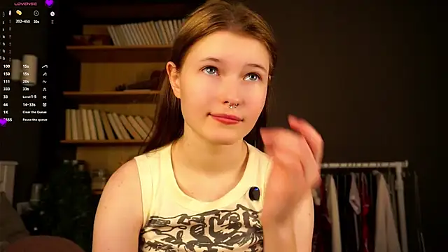 LynHillaire online show from 01.10.26