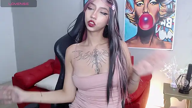 Snapshot of hisui_castles chatting on 10.08.25 hisui castles online show from 10.08.25