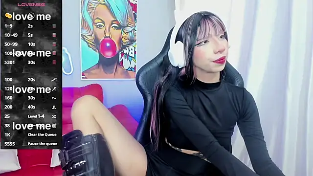 Snapshot of hisui_castles chatting on 10.24.25 hisui castles online show from 10.24.25