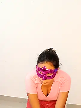 Snapshot of new_coupleee chatting on 09.24.25 new coupleee online show from 09.24.25