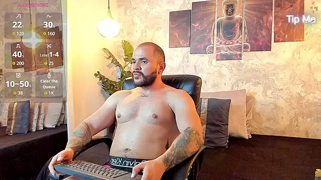 Snapshot of Hershell_Fit chatting on 10.21.25 Hershell Fit online show from 10.21.25