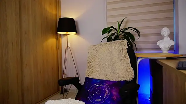 Snapshot of Erick_Thompsonx chatting on 11.27.25 Erick Thompsonx online show from 11.27.25