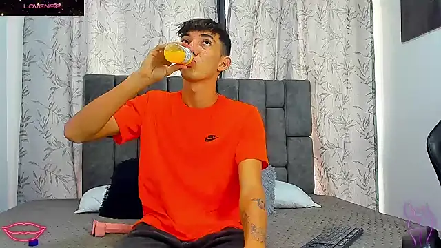 Maikol Ortiz online show from 01.15.26