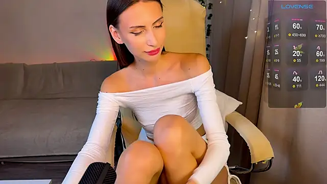 EmmyBell  online show from 09.25.25