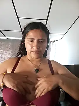 Snapshot of SaraDirty- chatting on 09.27.25 SaraDirty- online show from 09.27.25