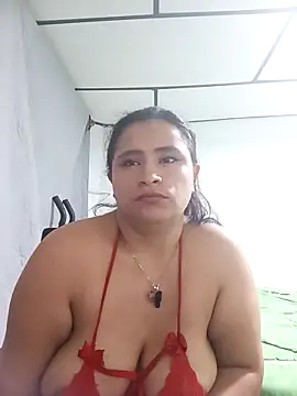 Snapshot of SaraDirty- chatting on 10.02.25 SaraDirty- online show from 10.02.25