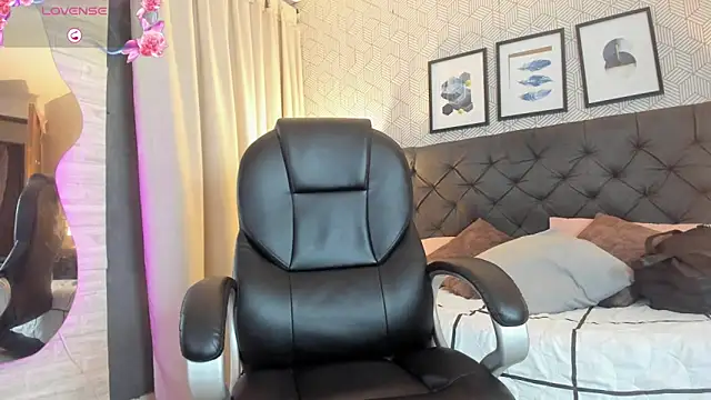 Snapshot of sophie__blare chatting on 09.27.25 sophie blare online show from 09.27.25