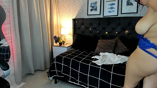 sophie  blare online show from 02.13.26