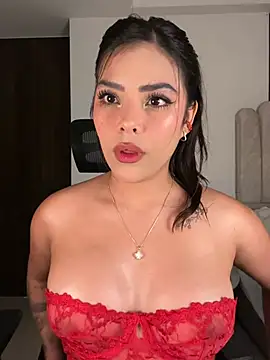 Snapshot of Sara-Evans chatting on 02.27.26 Sara-Evans online show from 02.27.26