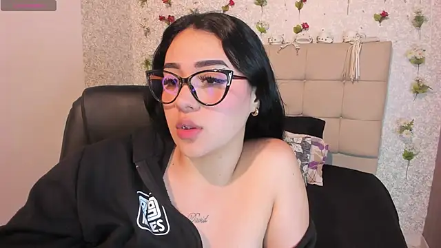 Snapshot of Scarlett_Hot7 chatting on 09.25.25 Scarlett Hot7 online show from 09.25.25