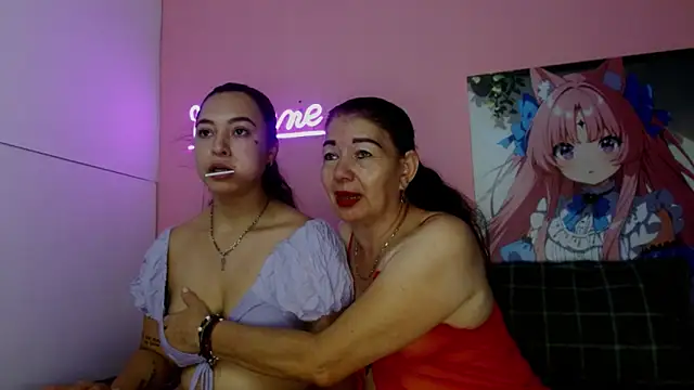 Snapshot of estefania_34 chatting on 10.08.25 estefania 34 online show from 10.08.25