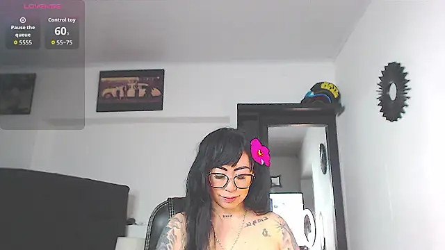 Vicky hotmilf online show from 03.12.26