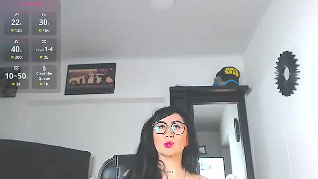 Snapshot of Vicky_hotmilf chatting on 04.21.26 Vicky hotmilf online show from 04.21.26