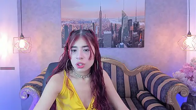 Snapshot of Gaby_louse chatting on 09.17.25 Gaby louse online show from 09.17.25