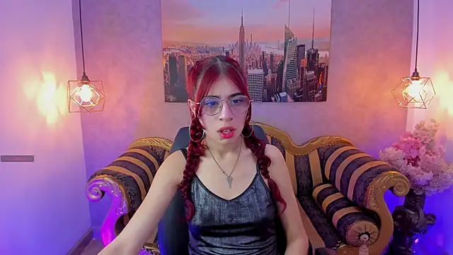 Snapshot of Gaby_louse chatting on 09.19.25 Gaby louse online show from 09.19.25