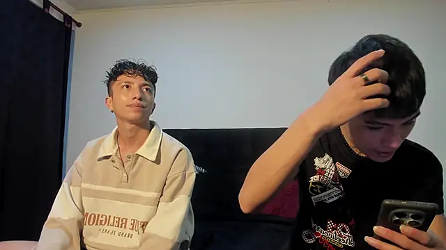 mhatias  online show from 11.13.25