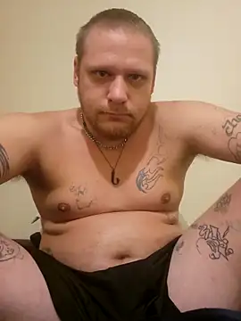 Snapshot of GladsomeLark chatting on 09.15.25 GladsomeLark online show from 09.15.25