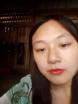Snapshot of mai-xinh chatting on 10.03.25 mai-xinh online show from 10.03.25