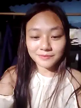 Snapshot of mai-xinh chatting on 10.04.25 mai-xinh online show from 10.04.25