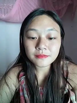 Snapshot of mai-xinh chatting on 10.20.25 mai-xinh online show from 10.20.25