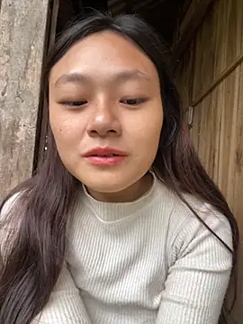 mai-xinh online show from 11.13.25