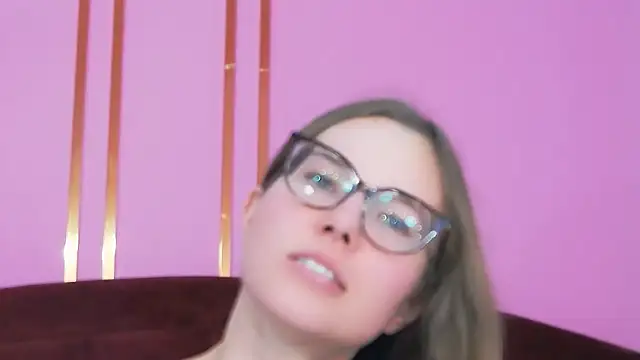 Snapshot of JessieJuss chatting on 11.08.25 JessieJuss online show from 11.08.25