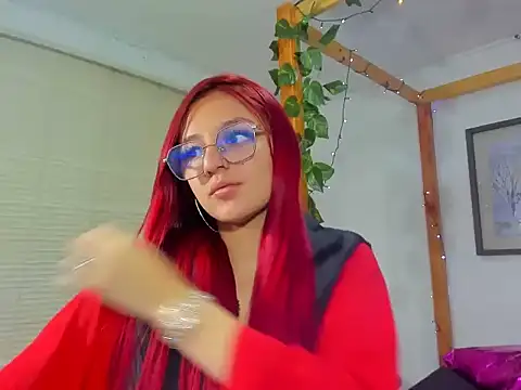 Vaiiolett  online show from 11.26.25