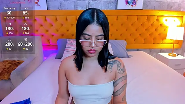 Snapshot of LiilithNova chatting on 02.25.26 LiilithNova online show from 02.25.26