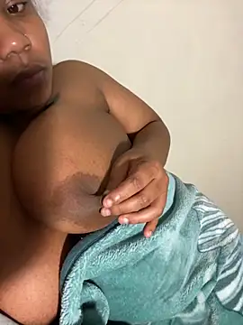 JuicyMellow21 online show from 10.20.25