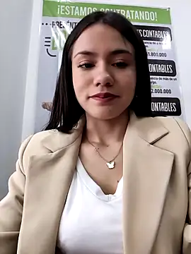 CHARLOTTE  05 online show from 12.05.25