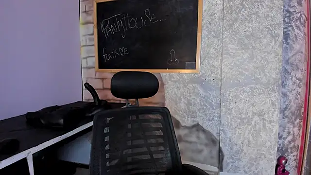 Zairaa Fox online show from 11.24.25