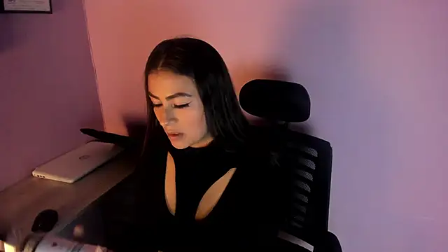 Zairaa Fox online show from 11.28.25