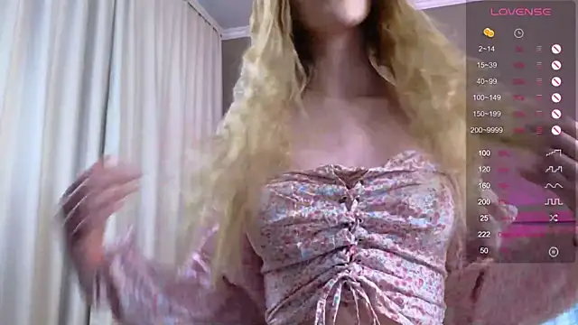 Snapshot of MollyDollz chatting on 09.20.25 MollyDollz online show from 09.20.25