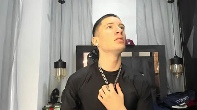 HunterHeat  online show from 04.15.26