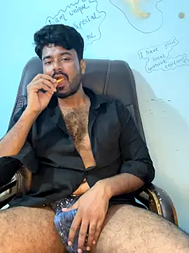 Snapshot of MeekBatgirl chatting on 10.30.25 MeekBatgirl online show from 10.30.25