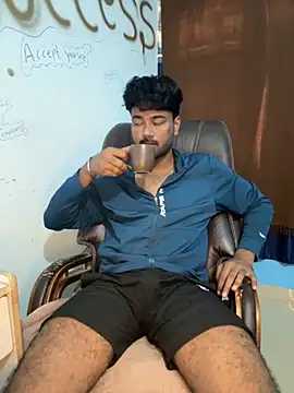 Snapshot of MeekBatgirl chatting on 11.13.25 MeekBatgirl online show from 11.13.25