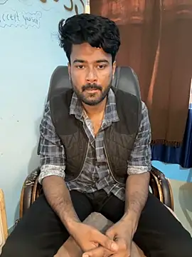 Snapshot of MeekBatgirl chatting on 11.21.25 MeekBatgirl online show from 11.21.25