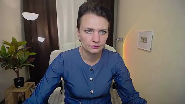 AvaSaturnian online show from 09.12.25