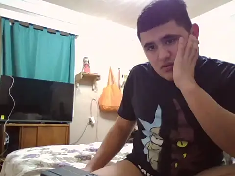 Snapshot of whitsblack chatting on 09.10.25 whitsblack online show from 09.10.25