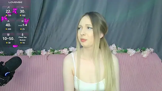 BabbbyFoxxx online show from 12.17.25