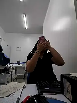 Madisson-04  online show from 10.04.25