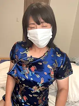 Snapshot of hanachan_001 chatting on 10.29.25 hanachan 001 online show from 10.29.25