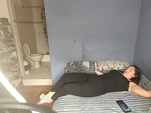 Snapshot of badlove42 chatting on 11.26.25 badlove42 online show from 11.26.25